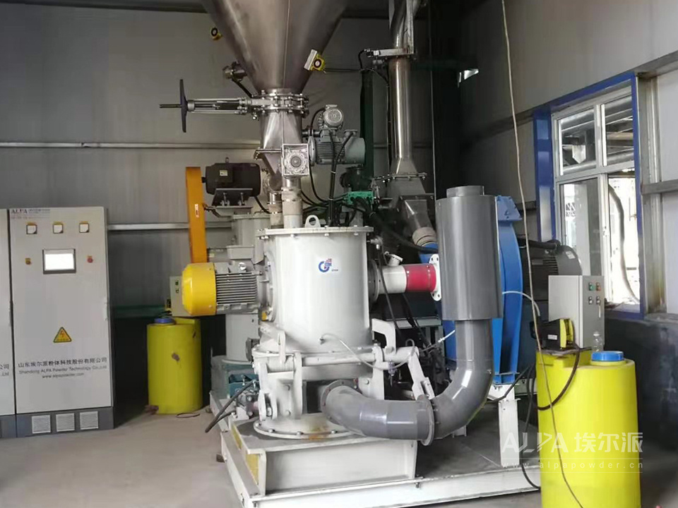 TSM<a href=http://www.shxnyz.cn/chanpin/144.html target=_blank class=infotextkey><a href=http://www.shxnyz.cn/chanpin/145.html target=_blank class=infotextkey>小蘇打</a></a>粉碎機(jī)設(shè)備實(shí)例圖